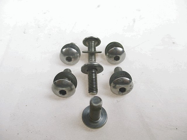 SET VITI FISSAGGIO PARABREZZA SUZUKI GSX R 750 1994 - 2003 0915905019 WINDSHIELD HOLDER BOLTS