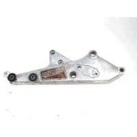 SUPPORTO PEDALINE DESTRA HONDA CB 750 F RC04 1980 - 1984 RIGHT FOOTRESTS BRACKET CON GRAFFI DA RIVERNICIARE