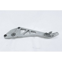 STAFFA SUPPORTO PEDANE SINISTRA HONDA VF 400 1983 - 1986 50700KE8000 LEFT FOOTRESTS BRACKET CON LEGGERI SEGNI DI USURA 