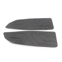 KYMCO X-TOWN 300 64340ABD2C00 64320ABD2C00 TAPPETINI PEDANA CENTRALI 16 - 20 FOOTBOARD REAR MATS