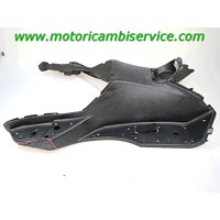 CARENA POGGIA PIEDI APRILIA ATLANTIC 300 AP8178270 FLOOR PANEL STRISCIATA