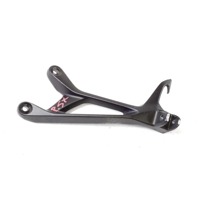 SUZUKI GSX S 750 4382108J00YAP STAFFA PEDANA POSTERIORE SINISTRA WC52 17 - 20 REAR LEFT FOOTREST HOLDER CON GRAFFIO