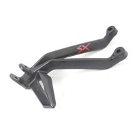 TRIUMPH STREET TRIPLE RS 765 T2081987 STAFFA PEDANA POSTERIORE SINISTRA 20 - 22 REAR LEFT FOOTREST HOLDER
