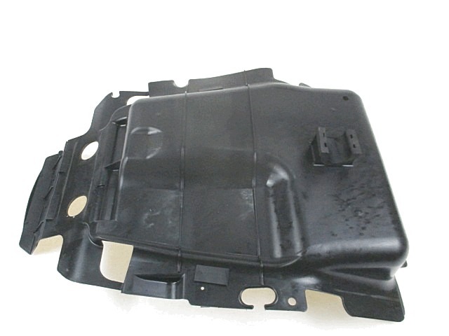 CARENA INFERIORE PROTEZIONE SERBATOIO SUZUKI BURGMAN 650 EXECUTIVE 2006 - 2012 4427110G00 FUEL TANK LOWER FAIRING