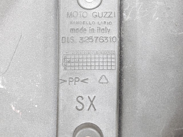 CARENA LATERALE FIANCHETTO SERBATOIO SINISTRA MOTO GUZZI BREVA V 750 IE GU32576310 LEFT SIDE FUEL TANK FAIRING