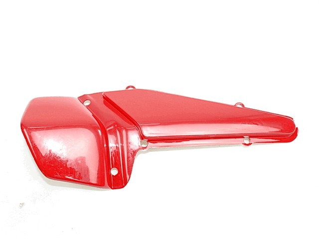 COVER LATERALE SINISTRA INFERIORE SELLA MOTO GUZZI BREVA V 750 IE GU32579210 LEFT SIDE LOWER SADDLE COVER ATTACCO DANNEGGIATO