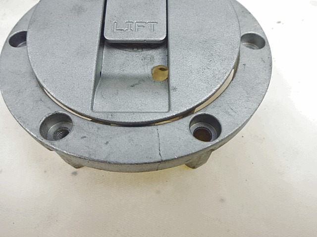 TAPPO SERBATOIO BENZINA GENERICO ZADI FUEL TANK CAP CON GRAFFIO