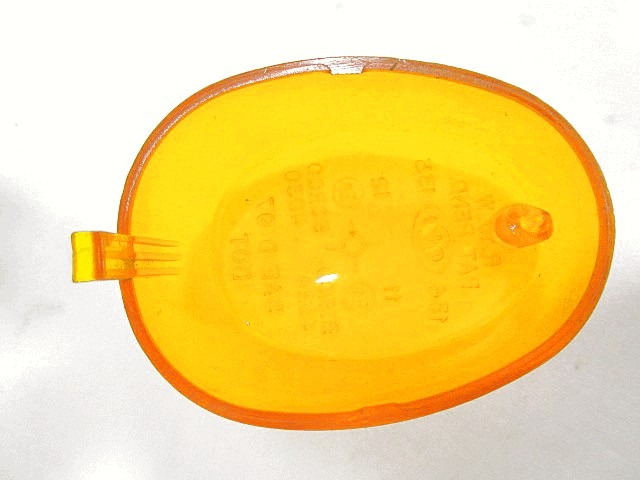 PLASTICA VETRO FRECCA PER MOTO CICLOMOTORE D'EPOCA EIE 50R00 TURN LIGHT GLASS ATTACCO DANNEGGIATO