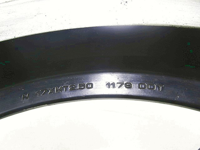 CERCHIO RUOTA POSTERIORE 17 X 2.50 HONDA GOLD WING GL 1100 1980 - 1983 42650-463-670 REAR WHEEL DANNEGGIATO CON GRAFFI