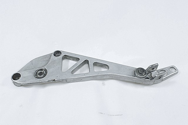 STAFFA SUPPORTO PEDANE SINISTRA HONDA VF 400 1983 - 1986 50700KE8000 LEFT FOOTRESTS BRACKET CON LEGGERI SEGNI DI USURA 