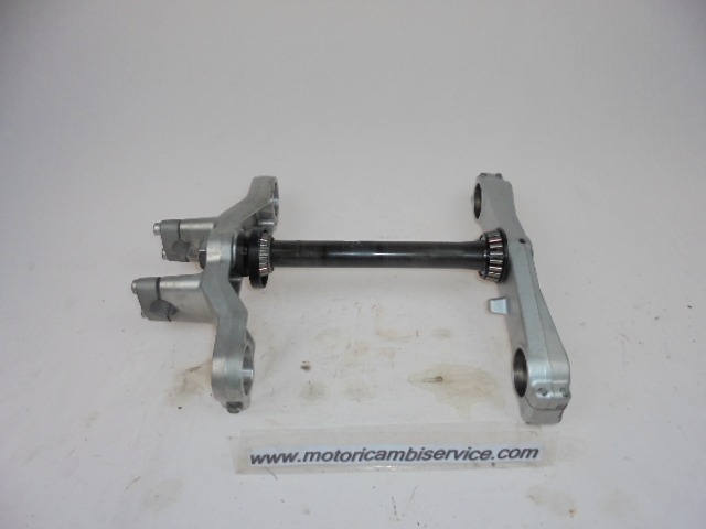 PIASTRE CANOTTO STERZO SUZUKI BURGMAN AN 650 (2003) 51410-10G00-000 51311-10G00-000 STEERING 