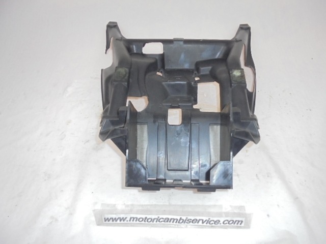 RIVESTIMENTO ANTERIORE SUZUKI BURGMAN AN 650 (2003) 92212-10G00-Y0J FRONT CONER BOX