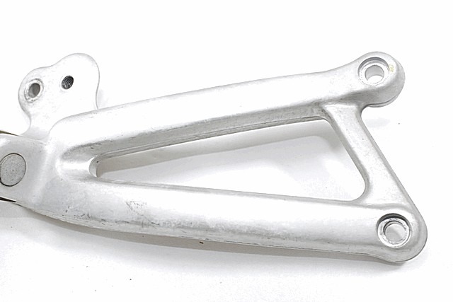 PEDANA POSTERIORE DESTRA DUCATI ST2 1997 - 2002 82410421C 037069865 REAR RIGHT FOOTREST CON SEGNI DI USURA