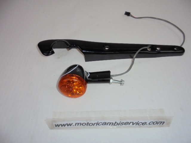 SUPPORTO PARAFANGO CON INDICATORE DIREZIONE SINSTRA HARLEY DAVISON SPORTSTER 883 IRON (2012) 60204-06 69406-09 LEFT FENDER BRAKET TURN SIGNAL STRISCIATO