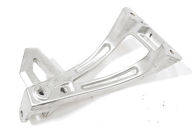 SUPPORTO PEDANA POSTERIORE SINISTRA TRIUMPH TIGER 1050 2006 - 2012 T2081825 REAR LEFT FOOTREST BRACKET