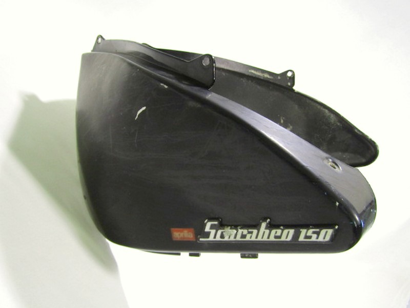 CARENA CENTRALE INFERIORE SELLA APRILIA SCARABEO 150 1999 - 2002 AP8148767 LOWER SADDLE FAIRING DA VERNICIARE