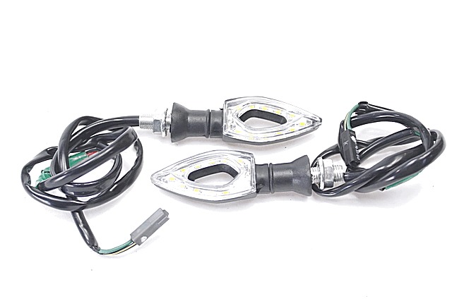 COPPIA FRECCE A LED INDICATORI DI DIREZIONE PER MOTO UNIVERSALI FLASHER LIGHTS 