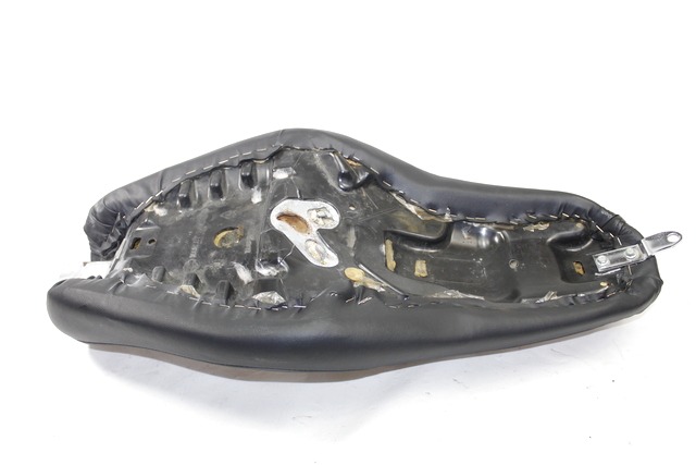 SELLA HARLEY DAVIDSON SPORTSTER CUSTOM XL 1200C 2011 - 2017 SEAT RIVESTITA