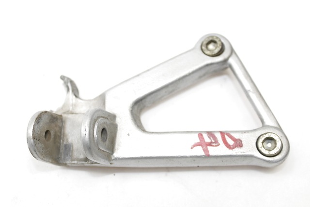 SUPPORTO PEDANA POSTERIORE DESTRA CAGIVA MITO 125 SP 525 2007 - 2015 80A070180 REAR RIGHT FOOTREST BRACKET SUPPORTO DANNEGGIATO