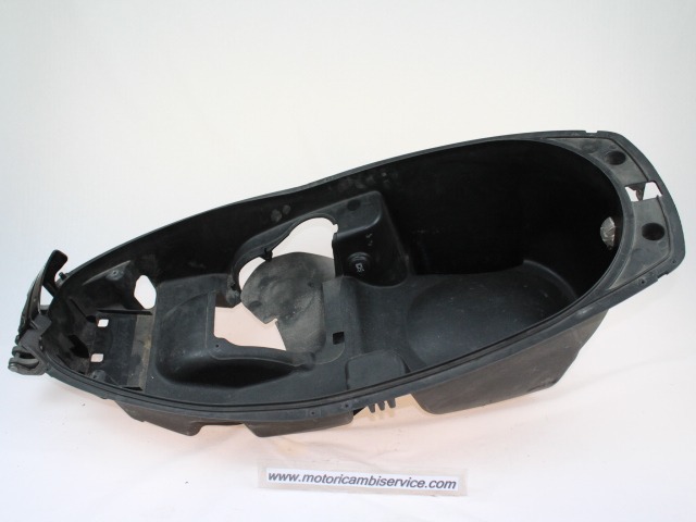 VANO SELLA APRILIA ATLANTIC 250 2004-2011 AP8158390 HELMET COMPARTMENT