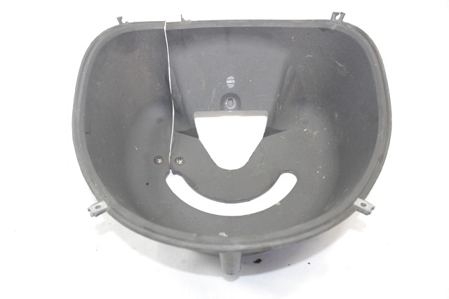 PARAFANGO ANTERIORE INTERNO MALAGUTI MADISON 125 1999 - 2001 1-000-296-585 INTERNAL FRONT FENDER ATTACCHI DANNEGGIATI