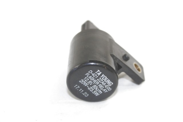 KAWASAKI J 300 27002Y005 RELE FRECCE 17 - 21 FLASHERS RELAY TA YOUNG D421ZZA6E00