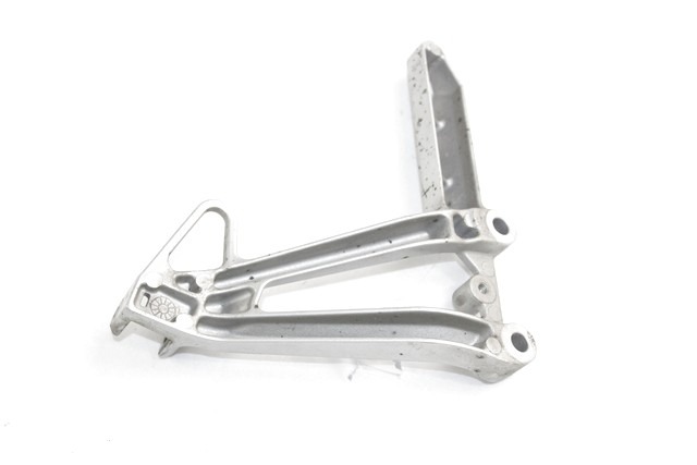 HONDA CBR 600 F 50760MBW000ZA STAFFA PEDANA POSTERIORE SINISTRA PC35 99 - 00 REAR LEFT FOOTREST HOLDER