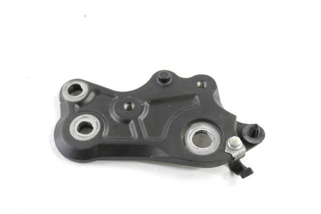 YAMAHA MT-07 1WS274A40000 ADATTATORE STAFFA PEDANA DESTRA RM17 17 - 18 RIGHT FOOTREST ADAPTER BRACKET