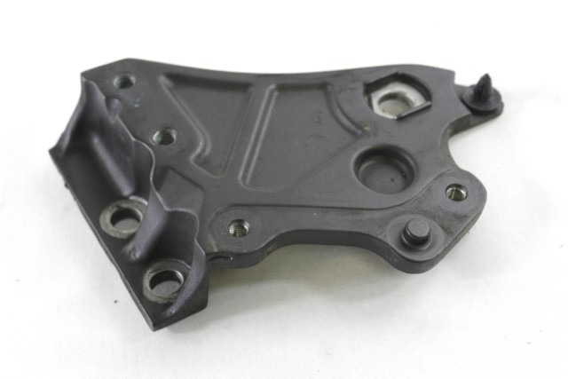 YAMAHA MT-07 B34274A30000 ADATTATORE STAFFA PEDANA SINISTRA RM18 19 - 20 LEFT FOOTREST BRACKET ADAPTER