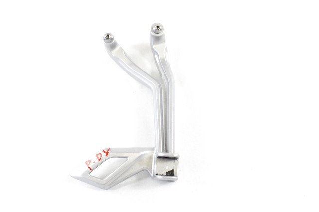 YAMAHA YZF R 125 B5GF742L0100 STAFFA PEDANA POSTERIORE DESTRA 19 - REAR RIGHT FOOTREST HOLDER