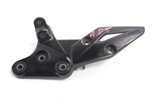 SUZUKI GSX S 750 4351008J10 STAFFA PEDANA ANTERIORE DESTRA WC52 17 - 20 FRONT RIGHT FOOTREST HOLDER LEGGERI SEGNI DI USURA