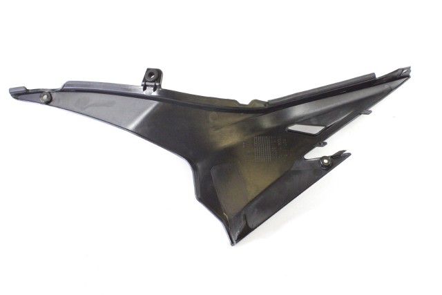 APRILIA TUONO 125 897691 FIANCHETTO CENTRALE DESTRA 17 - 20 RIGHT SIDE COVER LEGGERO SEGNO DI USURA