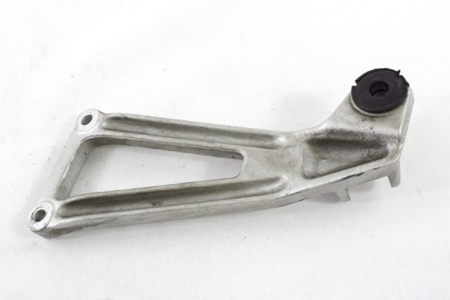 DUCATI 750 SPORT IE 82410451A STAFFA PEDANA POSTERIORE DESTRA 01 - 02 REAR RIGHT FOOTREST HOLDER GOMMA DANNEGGIATA