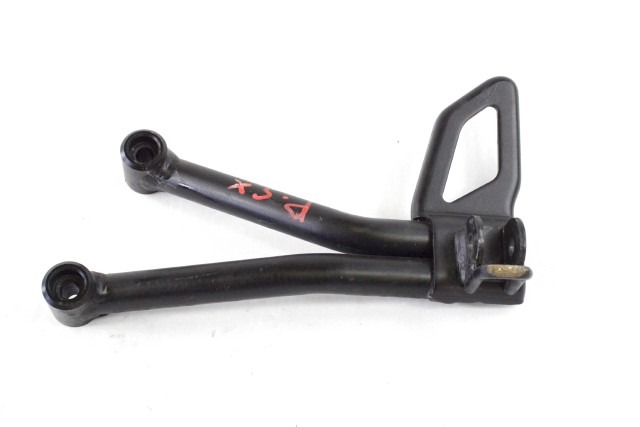 SUZUKI SV 650 4382018K00 STAFFA PEDANA POSTERIORE SINISTRA WCX0 16 - 22 REAR LEFT FOOTREST HOLDER CON GRAFFIO
