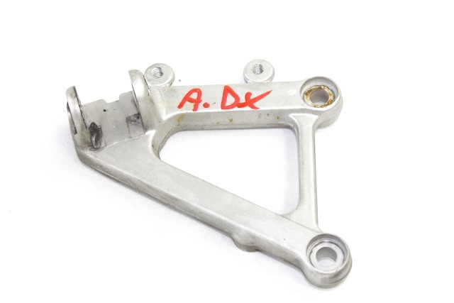 APRILIA TUONO 1000 R AP8135909 STAFFA PEDANA ANTERIORE DESTRA 04 - 05 FRONT RIGHT FOOTREST HOLDER