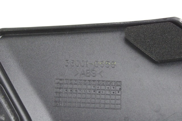 KAWASAKI Z 900 36036519536P COVER FIANCHETTO SELLA SINISTRA ZR900B 17 - 19 LEFT SEAT SIDE COVER 360010658 36036509236P LEGGERO SEGNO