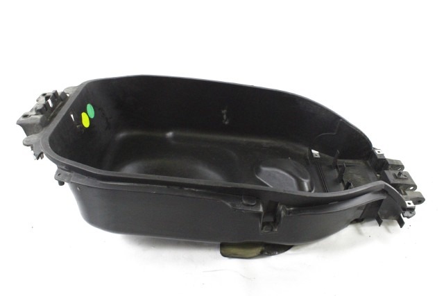 APRILIA SCARABEO 250 AP8179129 VASCA SOTTOSELLA PORTACASCO 06 - 11 HELMET COMPARTMENT