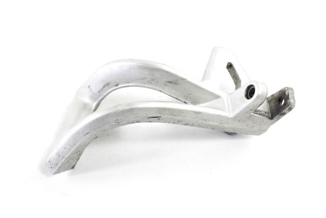 TRIUMPH TIGER 1050 T2081825 STAFFA PEDANA POSTERIORE SINISTRA 06 - 12 REAR LEFT FOOTREST HOLDER CON GRAFFIO