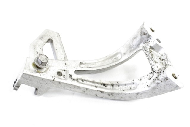 TRIUMPH TIGER 1050 T2081825 STAFFA PEDANA POSTERIORE SINISTRA 06 - 12 REAR LEFT FOOTREST HOLDER CON GRAFFIO