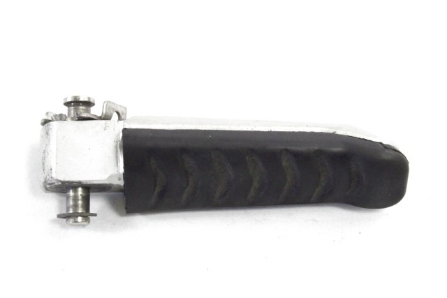 TRIUMPH TIGER 1050 T2081194 PEDANA POSTERIORE SINISTRA 06 - 12 REAR LEFT FOOTREST CON GRAFFIO