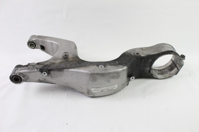HONDA VFR 800 52200MCWD00 FORCELLONE RC46 02 - 06 SWINGARM