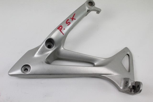 HONDA VFR 800 50760MCWD00 STAFFA PEDANA POSTERIORE SINISTRA 02 - 06 REAR LEFT FOOTREST HOLDER