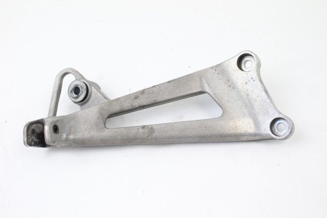HONDA VFR 750 F 50750MZ7000 STAFFA PEDANA POSTERIOERE DESTRA RC36 94 - 97 REAR RIGHT FOOREST BRACKET