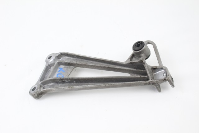 HONDA VFR 750 F 50750MZ7000 STAFFA PEDANA POSTERIOERE DESTRA RC36 94 - 97 REAR RIGHT FOOREST BRACKET