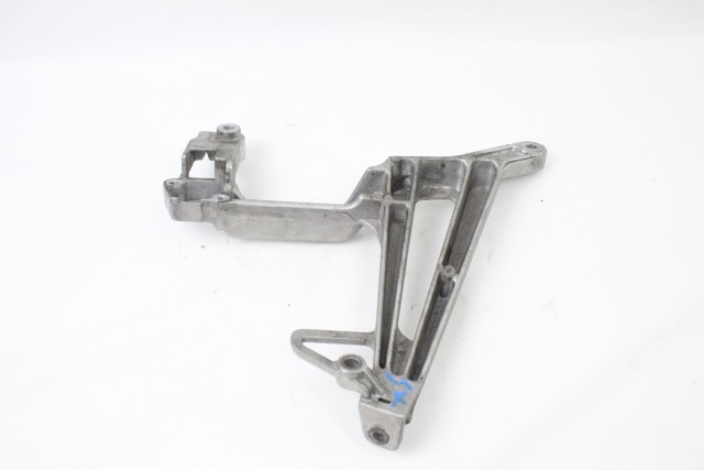 HONDA VFR 750 F 51486KV3000 STAFFA PEDANA POSTERIORE SINISTRA RC36 94 - 97 REAR LEFT FOOREST BRACKET