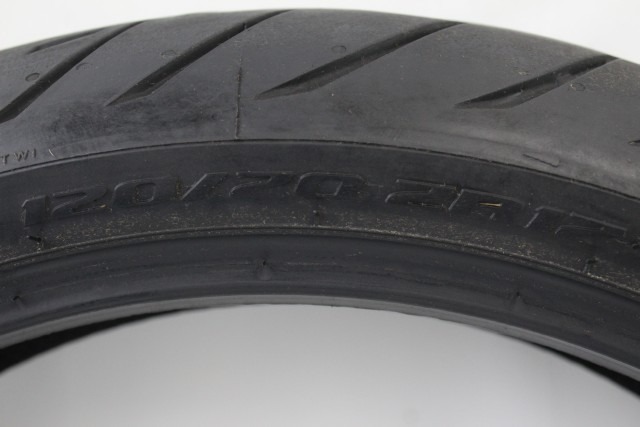 PNEUMATICO ANTERIORE MOTO METZELER ROADTEC Z3 INTERACT 120/70 R17 M/C (58W) ANNO 2020 TYRE 3,28 MM