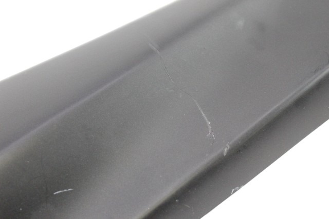 YAMAHA N-MAX 125 2DPF173100 COVER TUNNEL PEDANA SINISTRA 15 - 20 LEFT TUNNEL COVER LEGGERO GRAFFIO