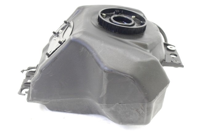 KTM 390 DUKE 90607013144 SERBATOIO BENZINA 12 - 16 FUEL TANK 90107013000 ATTACCHI DANNEGGIATI