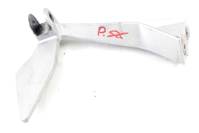 KTM 390 DUKE 90103048000 STAFFA PEDANA POSTERIORE SINISTRA 12 - 16 REAR LEFT FOOTREST HOLDER LEGGERO GRAFFIO