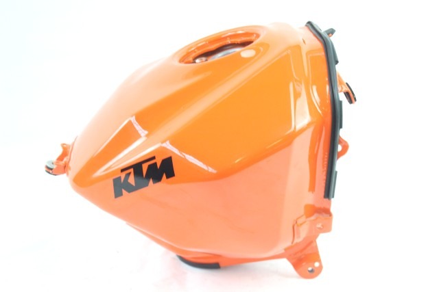 KTM RC 390 94507013000CA SERBATOIO BENZINA 22 - 24 FUEL TANK PICCOLA AMMACCATURA